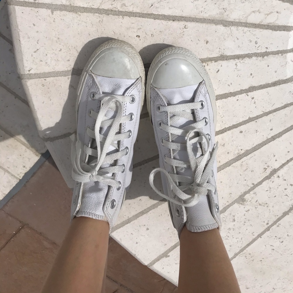 Converse canvas white sneakers